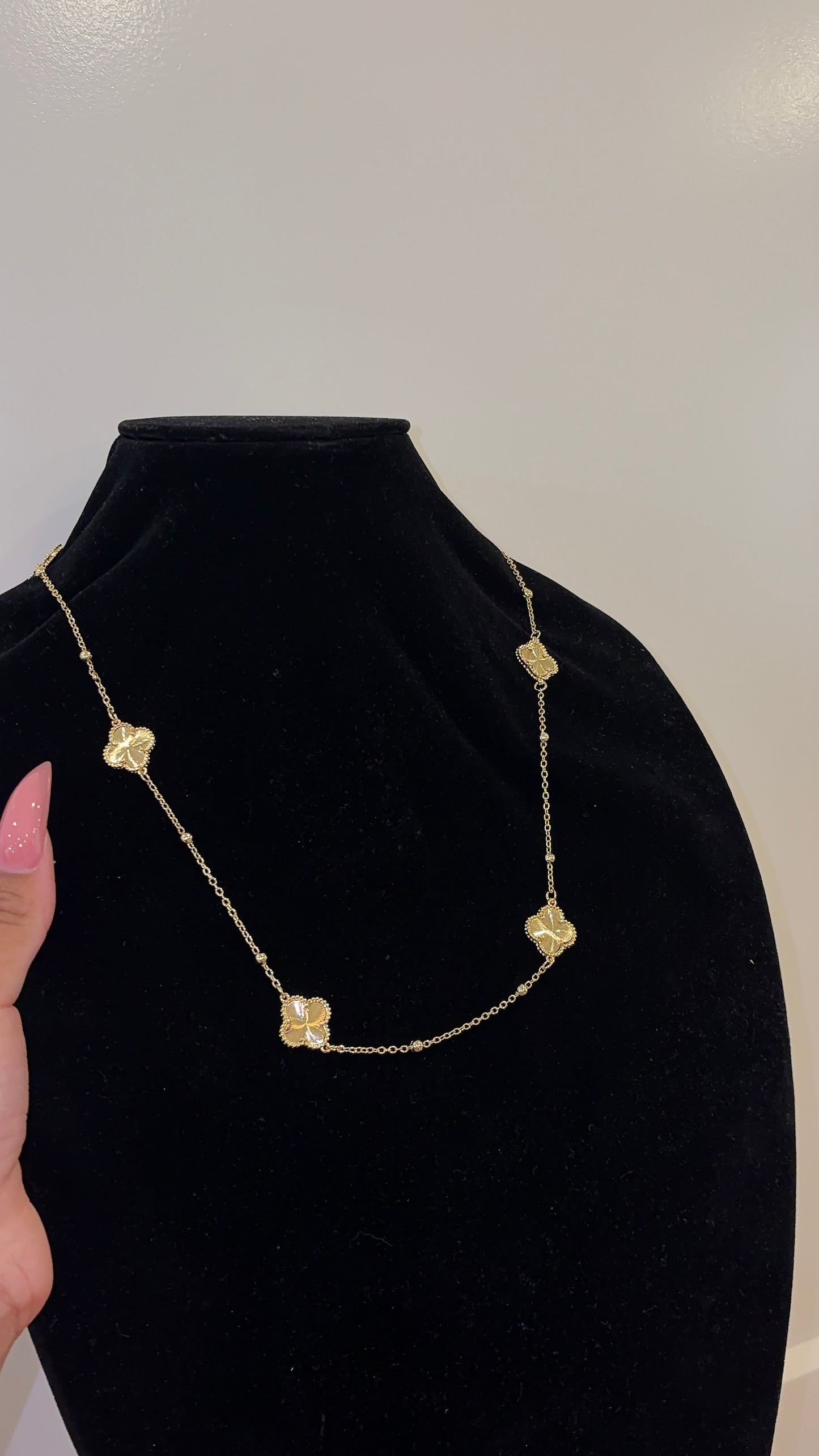 VC NECKLACE