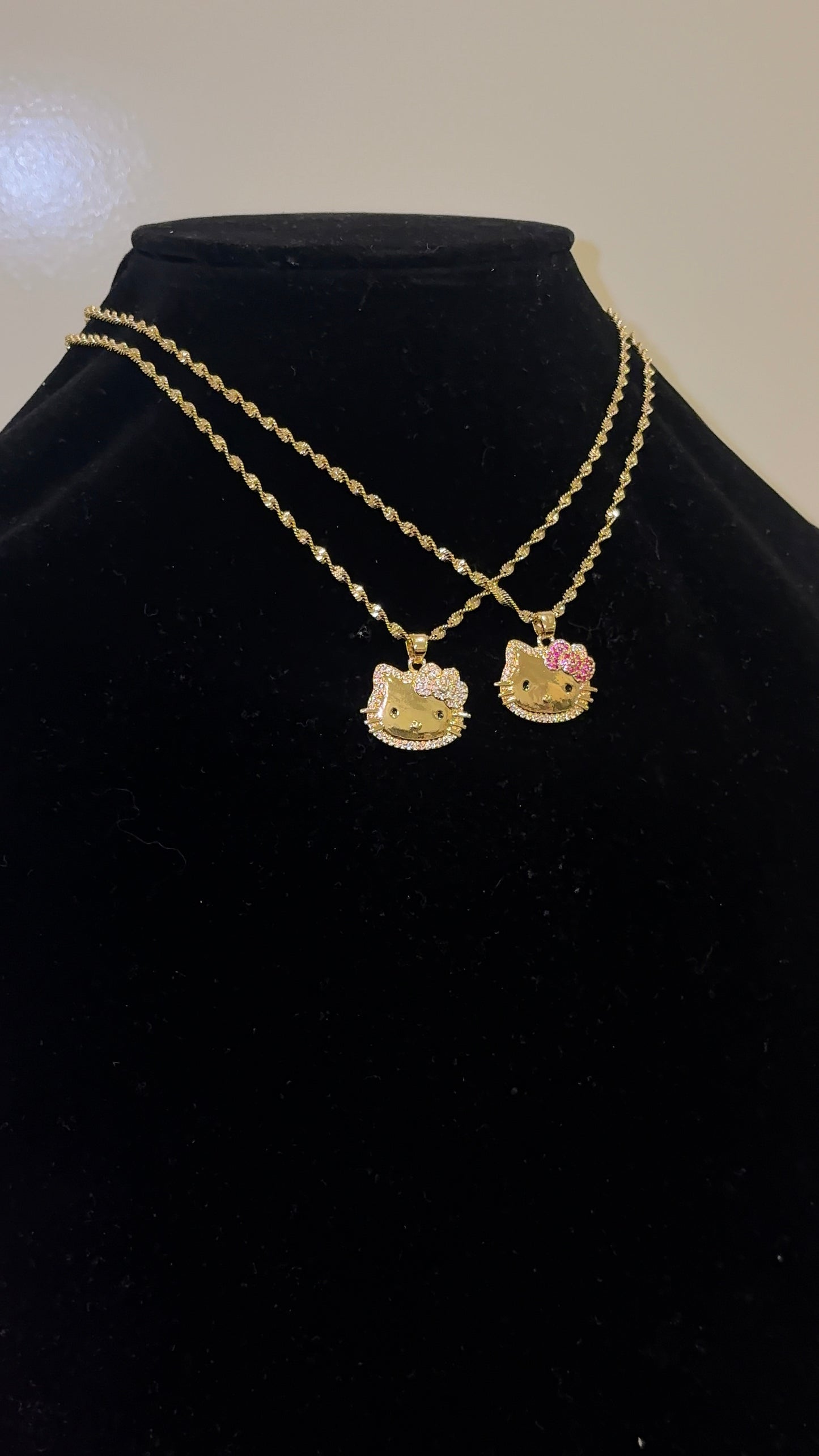 BLING HK BOW NECKLACE