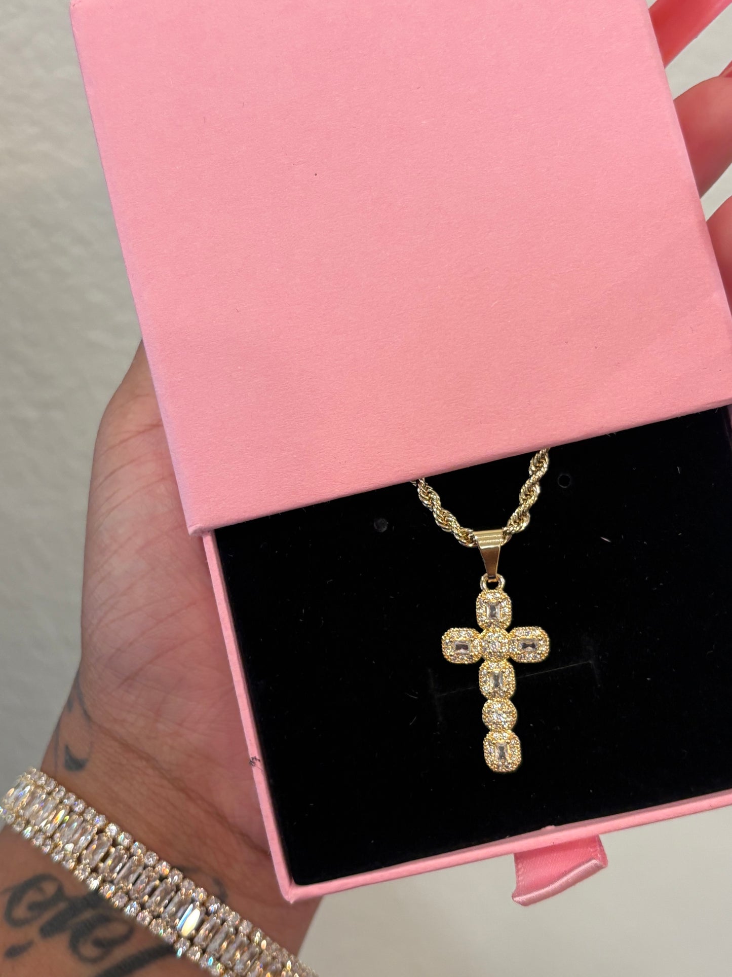 CROSS NECKLACE