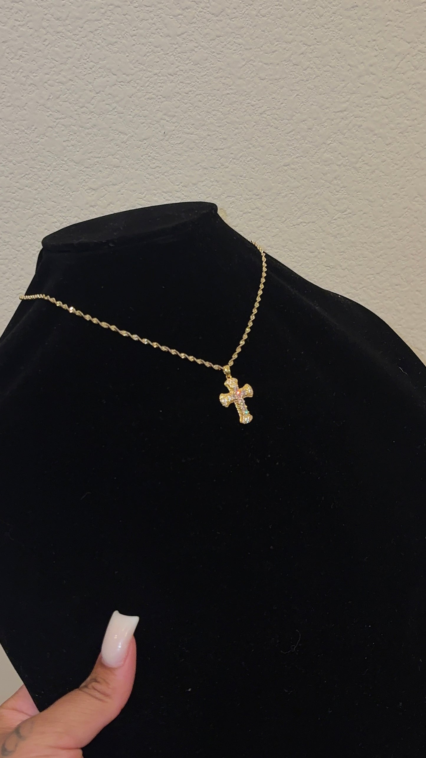 GOLD CROSS CHAIN