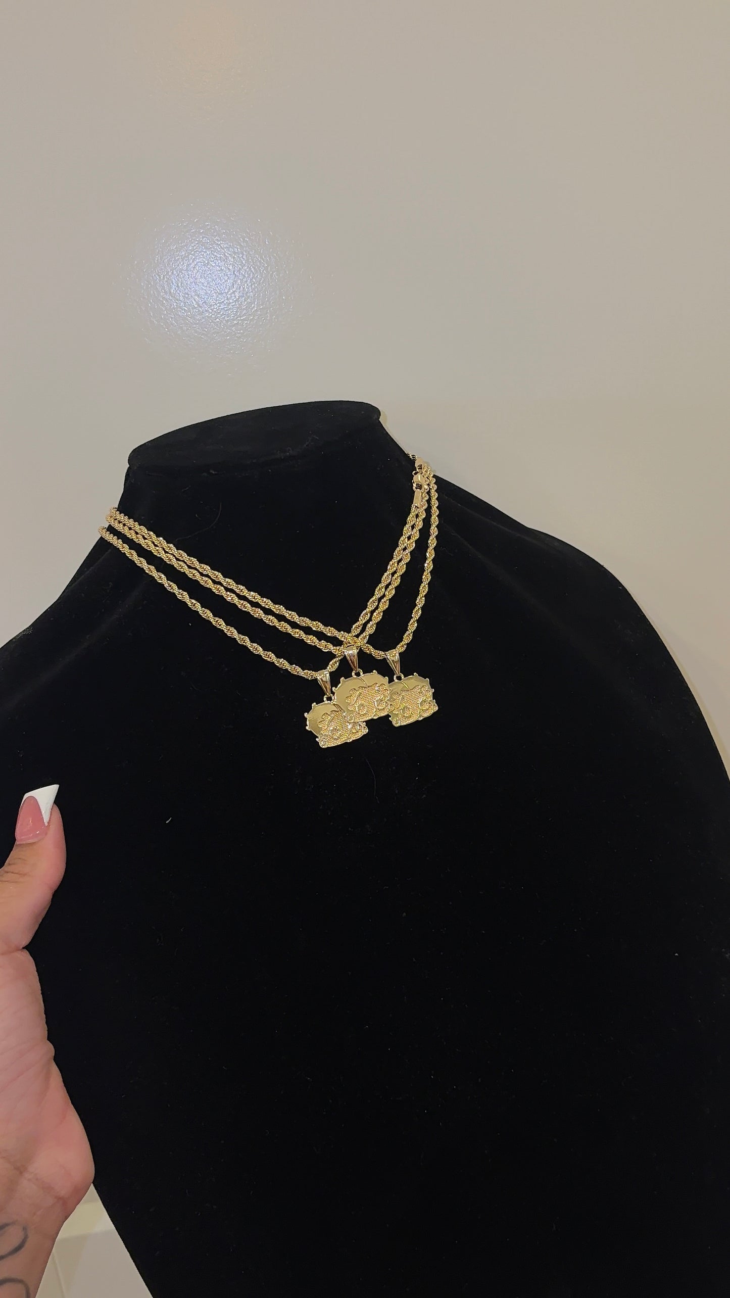 BB NECKLACE