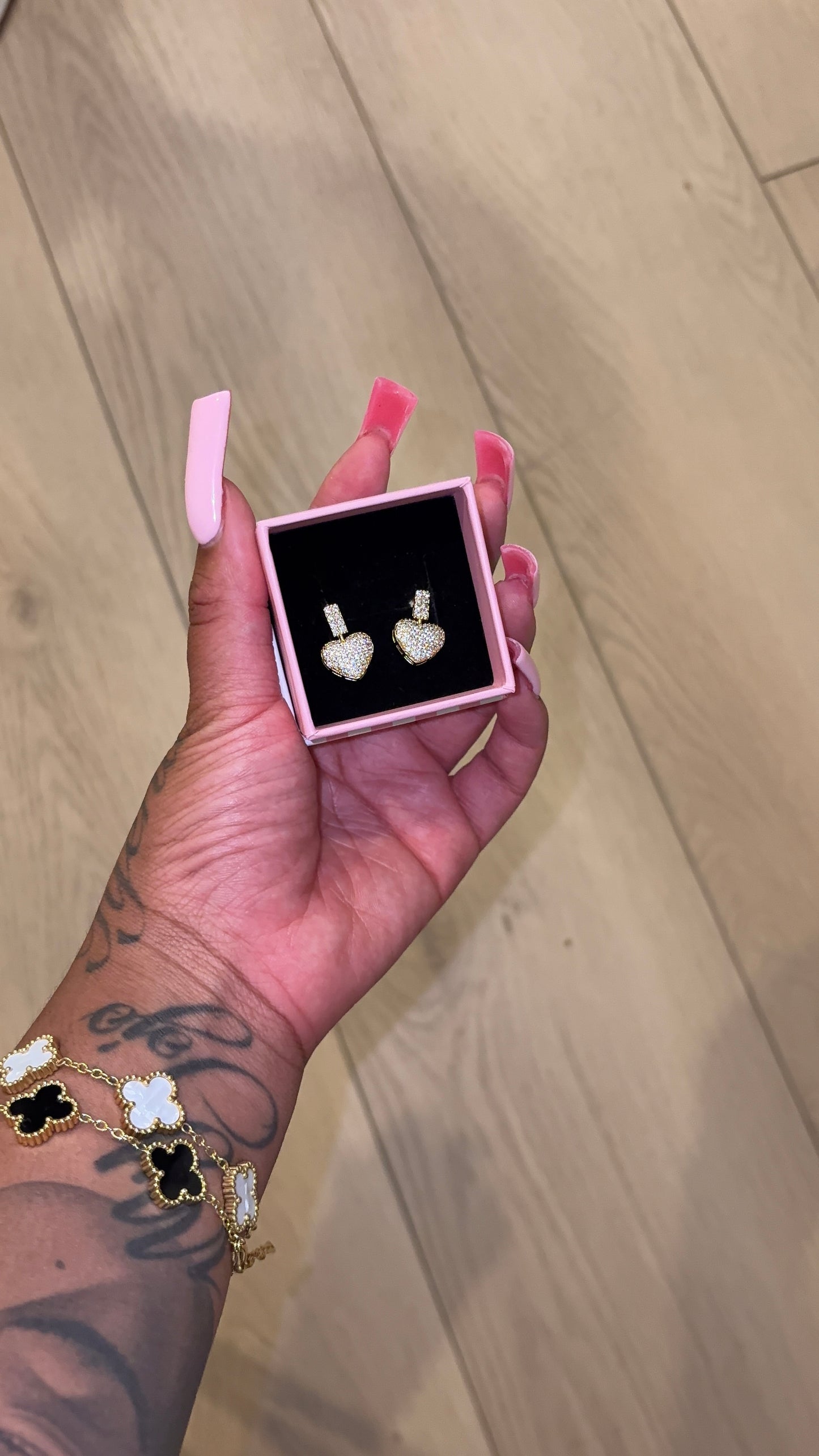 hrt stopper studs