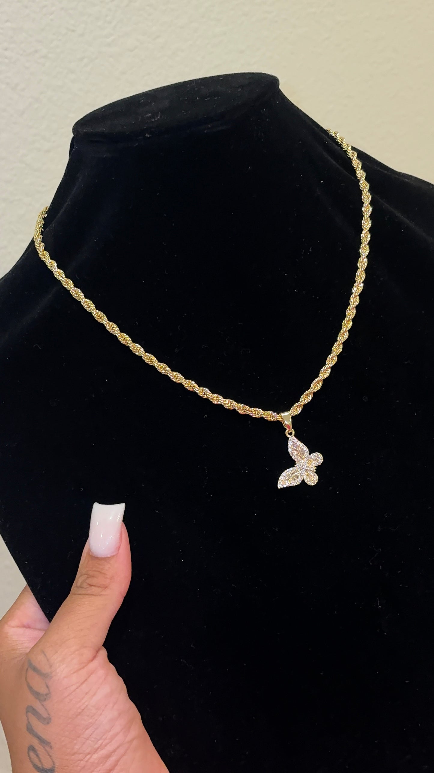 BTTERFLY NECKLACE