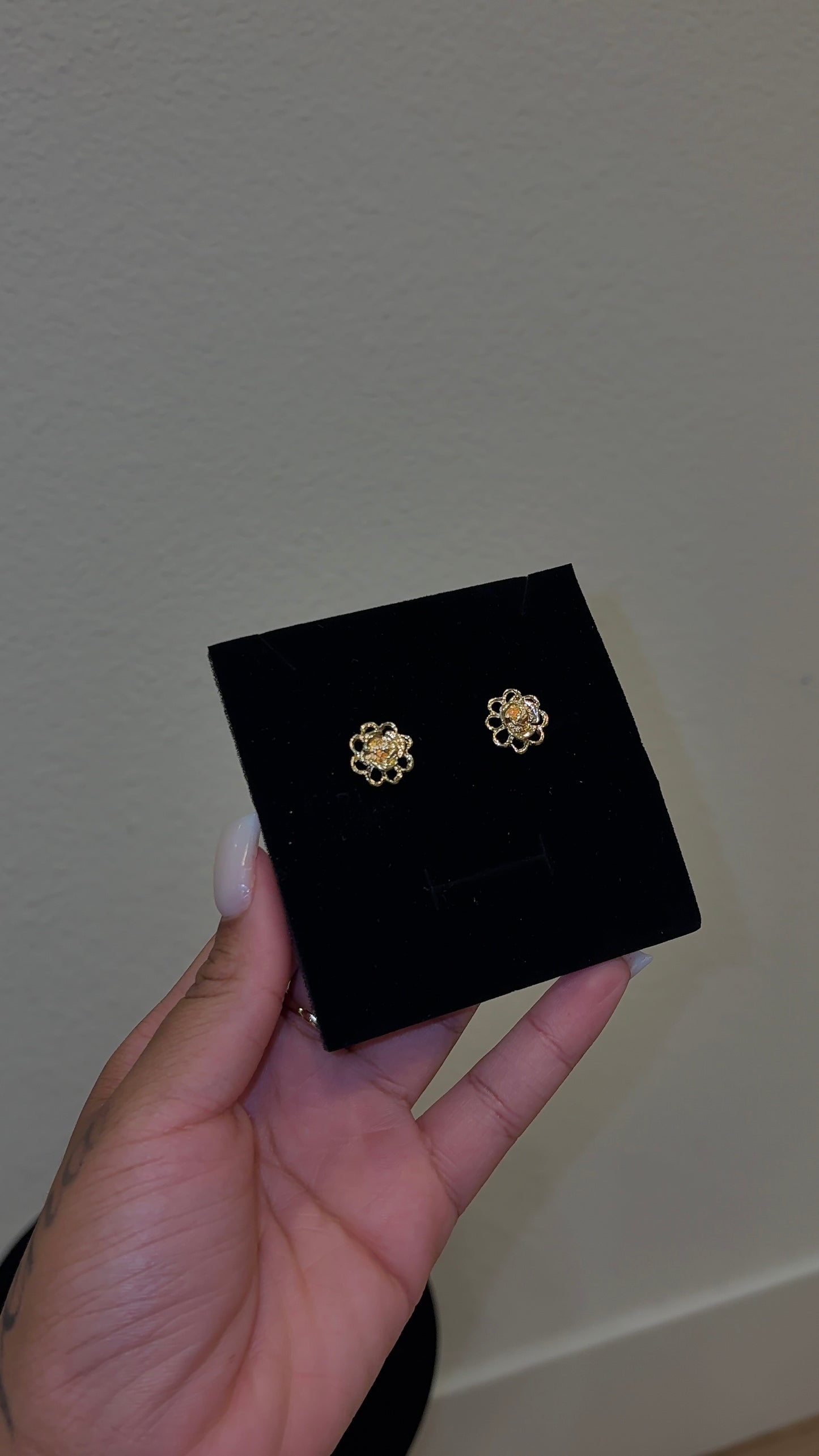 GOLD FLOWER STUDS
