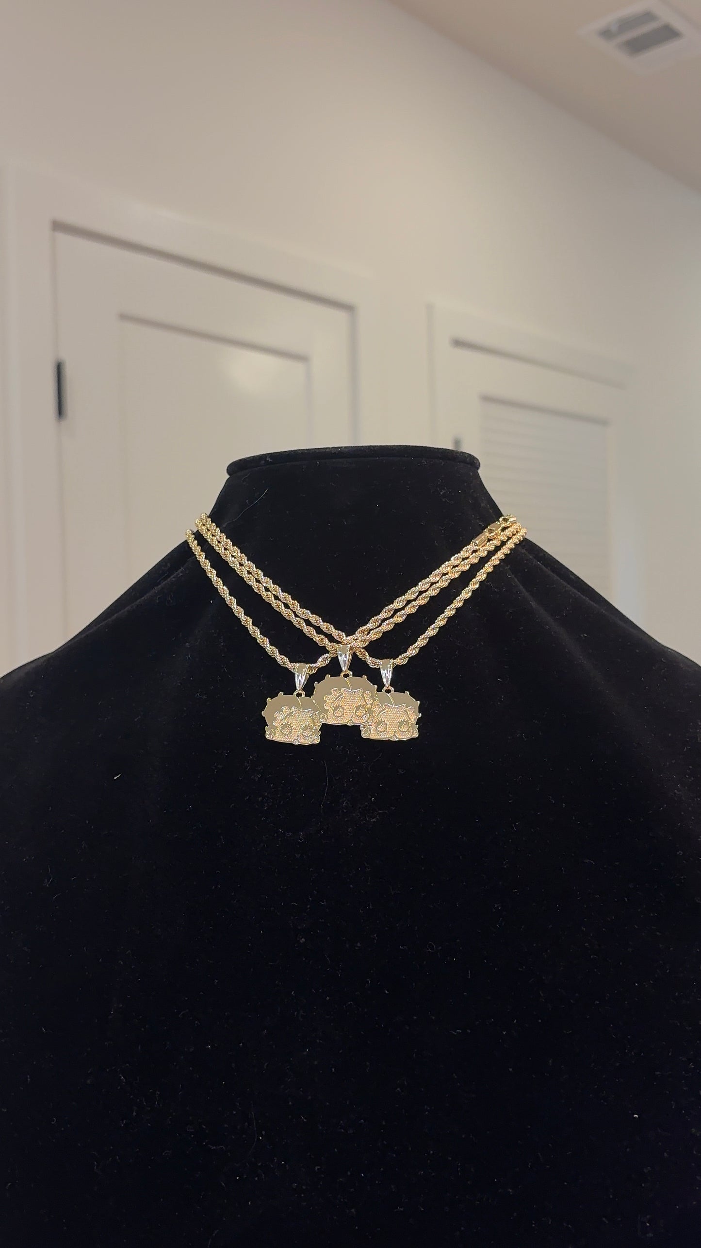 BB NECKLACE