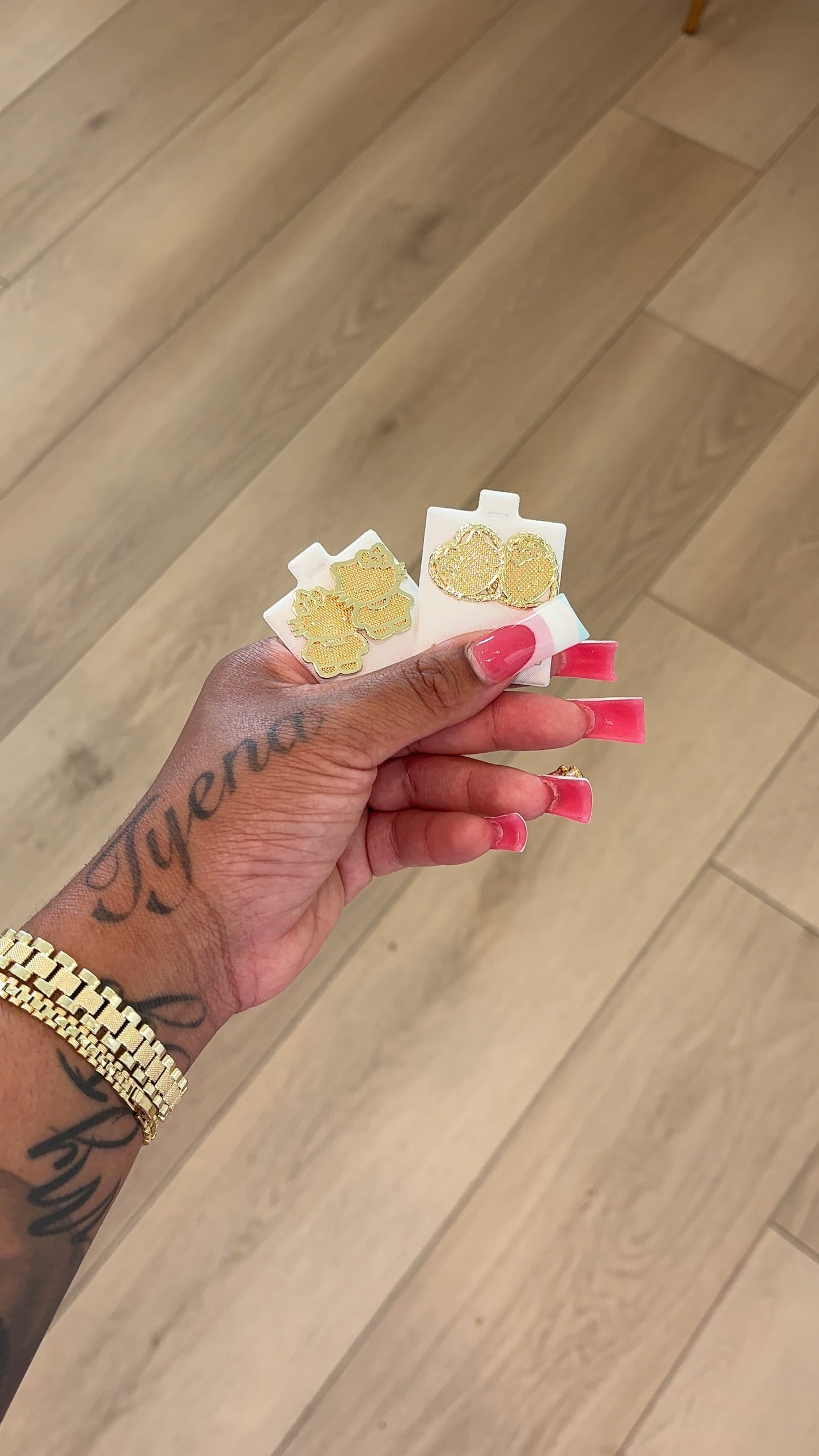 extra JUMBO HK studs