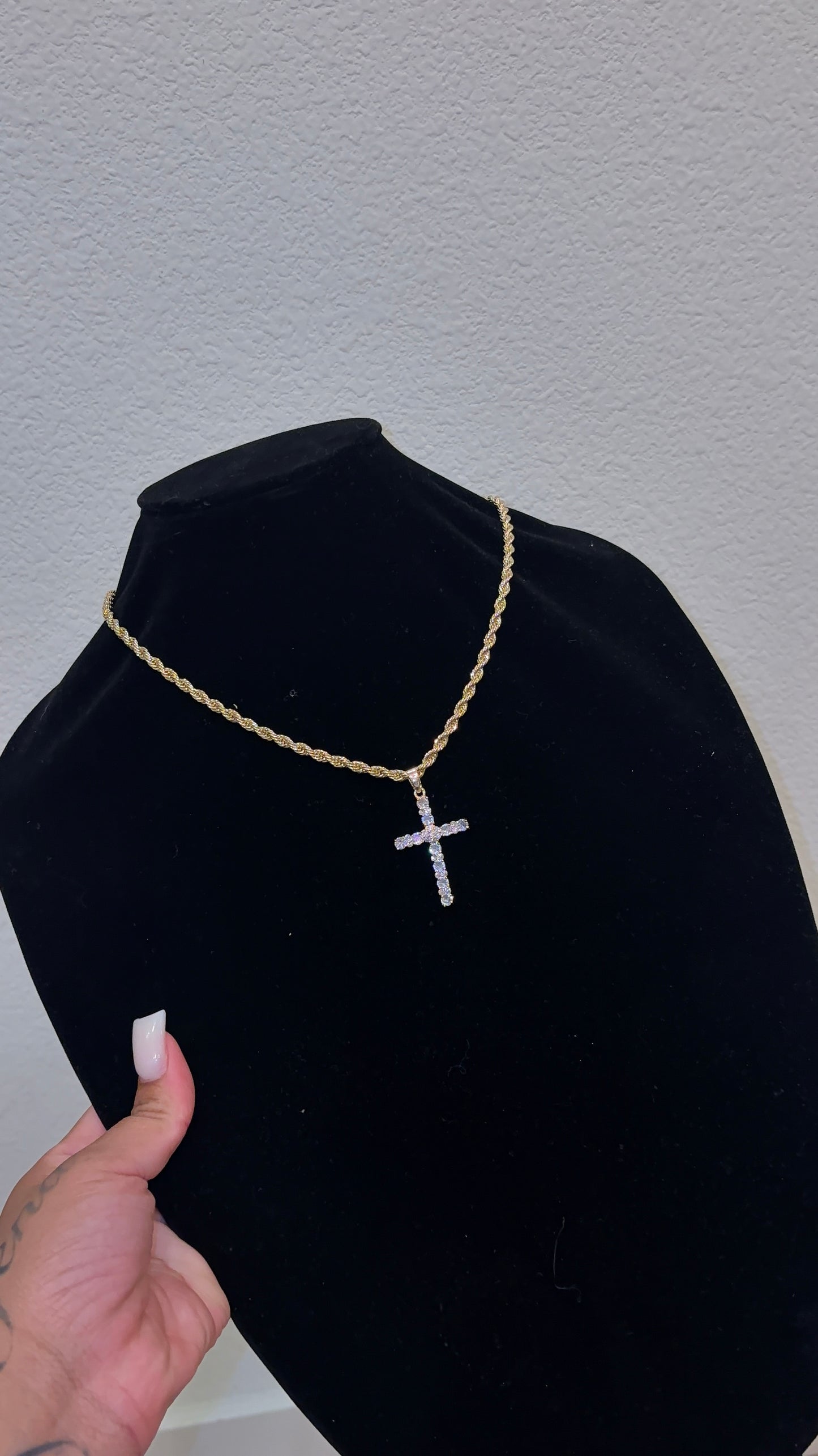 BLING CROSS CHAIN