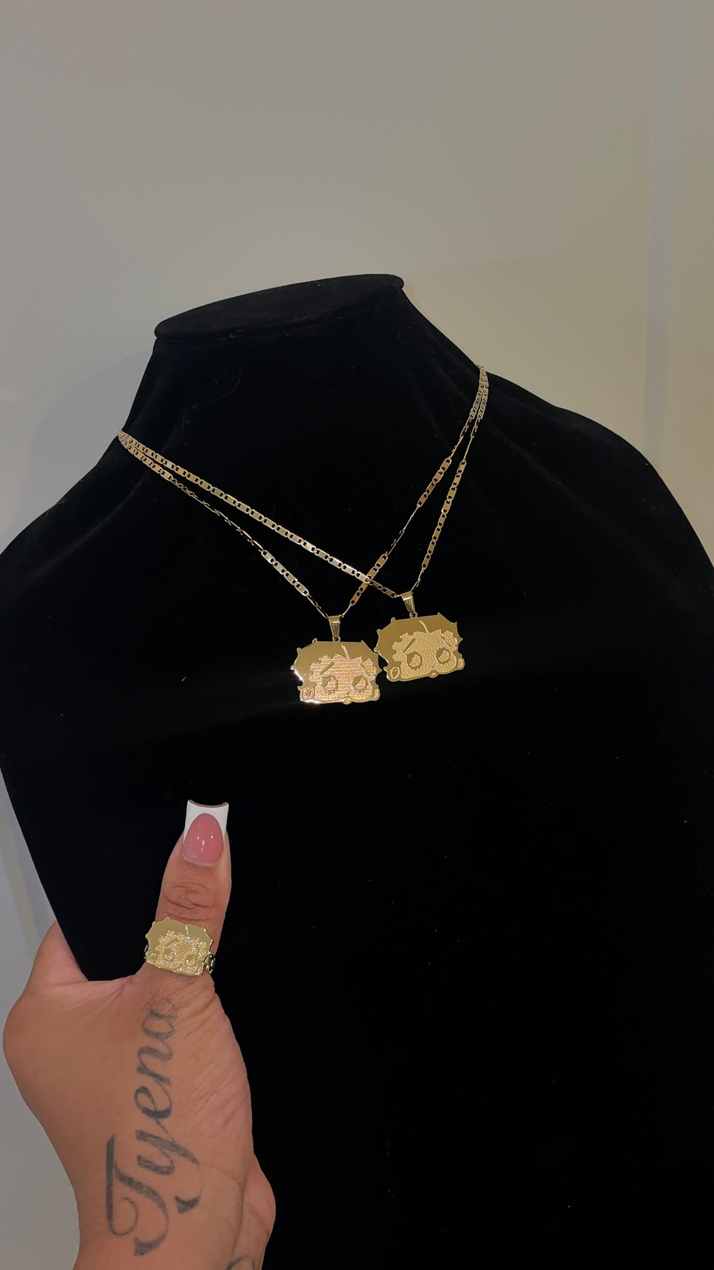 JUMBO BB NECKLACE
