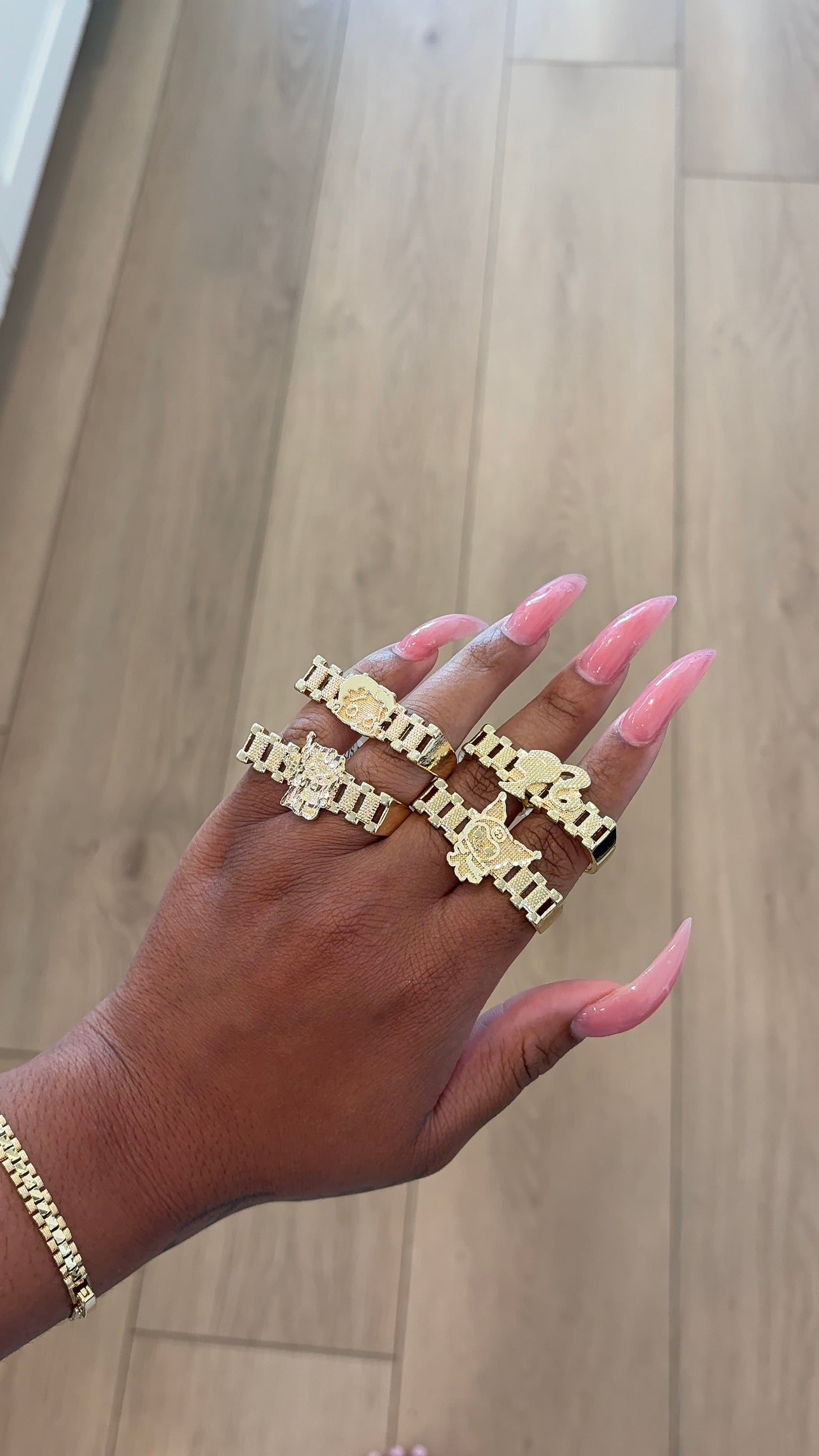 character double finger ring