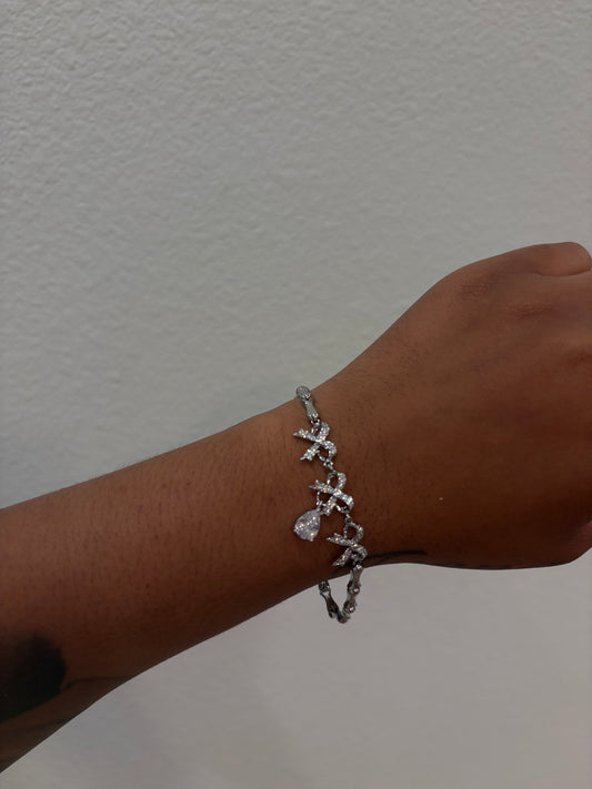 SLVER BOW BRACELET