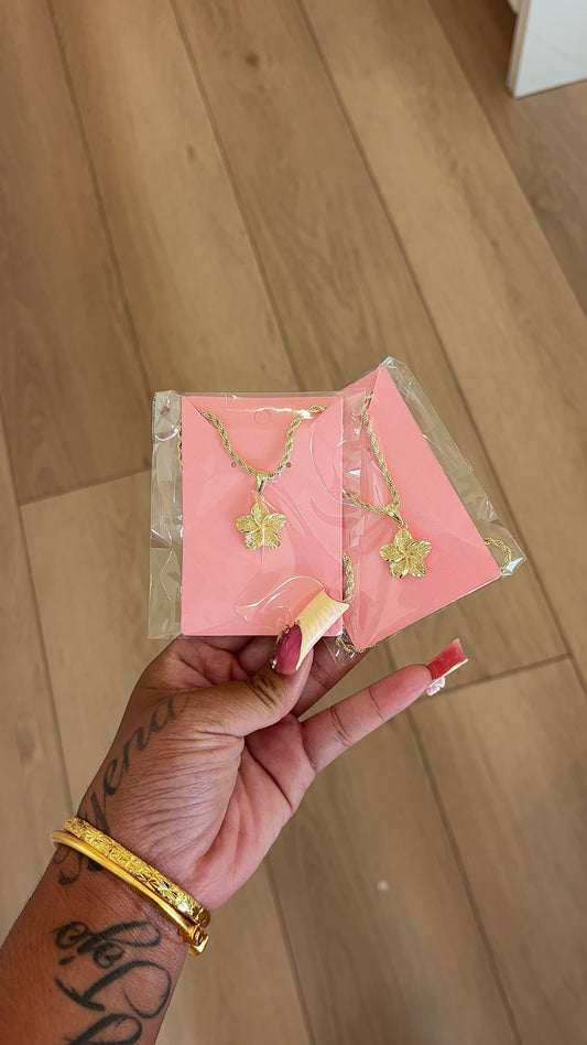 new gold flower necklace